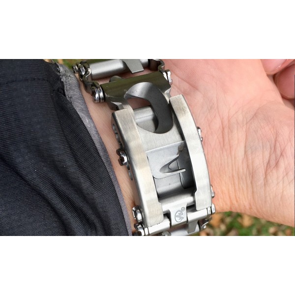 Часы-мультитул Leatherman Tread Tempo 832421