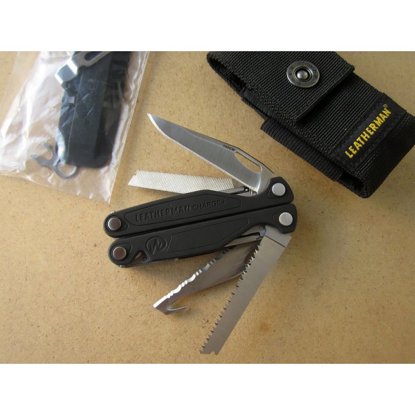 Мультитул Leatherman Charge Plus 832516 + чехол, клипса и кольцо, биты