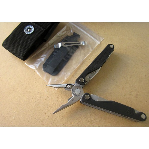 Мультитул Leatherman Charge Plus 832516 + чехол, клипса и кольцо, биты