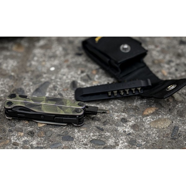 Мультитул Leatherman Charge Plus camo forest 832710