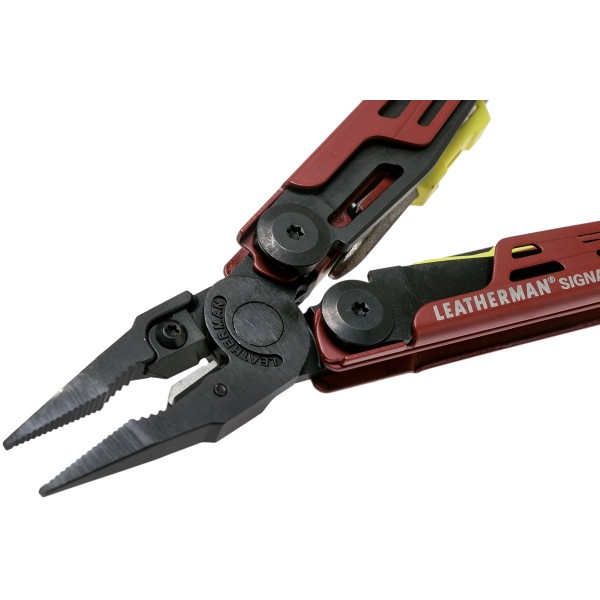 Мультитул Leatherman Signal Crimson 832745 + чехол