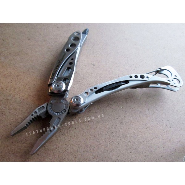 Мультитул Leatherman Skeletool 830920